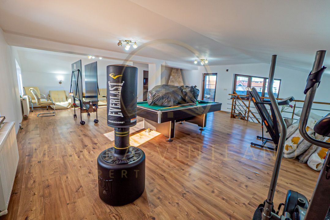 Lazu - Vila de vânzare compusă din P+1E+M. - Poză 45