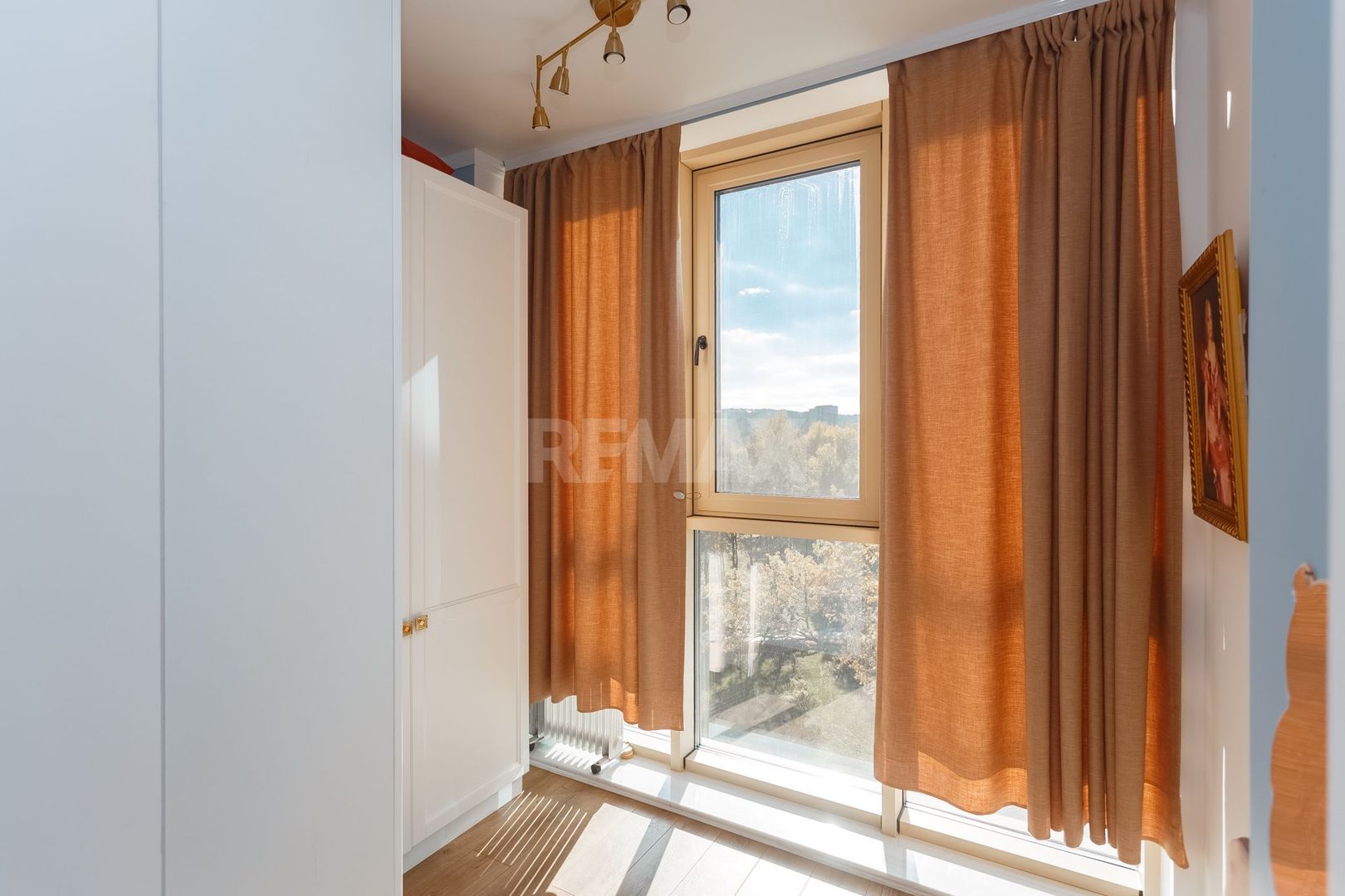 Apartament cu 2 odăi + living Ambasador Residence, Parcul Dendrarium - Poză 11