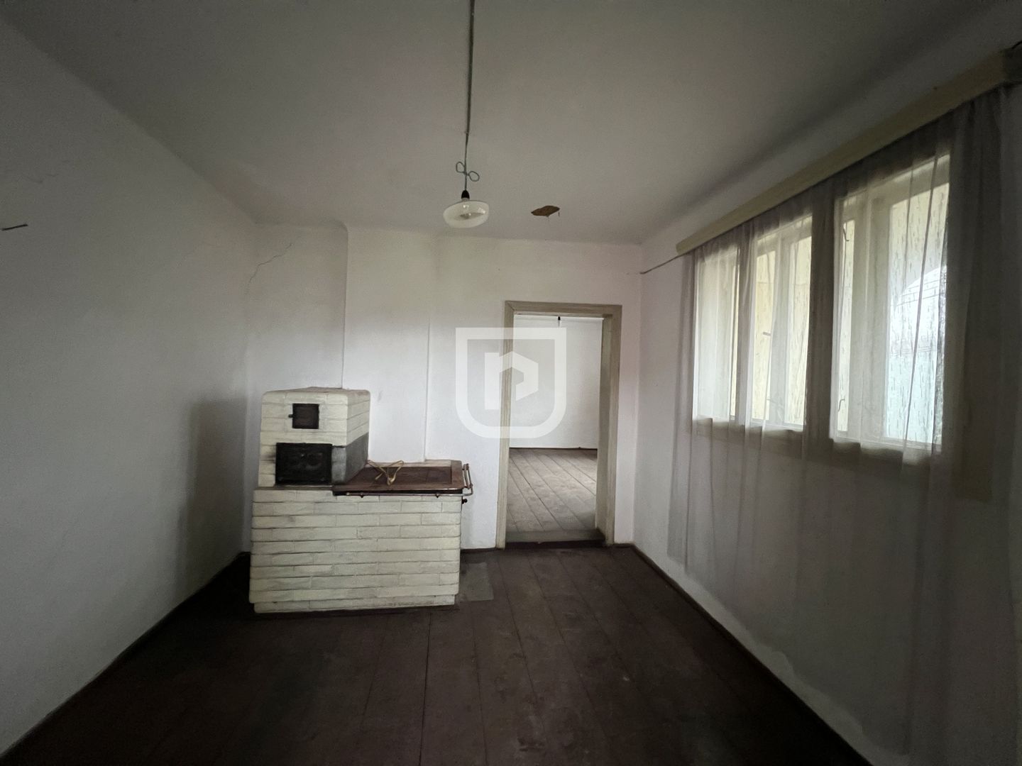 De vanzare casa, atelier fierarie, 4 anexe - 2507 mp in Manastirea Humorului - Poză 3