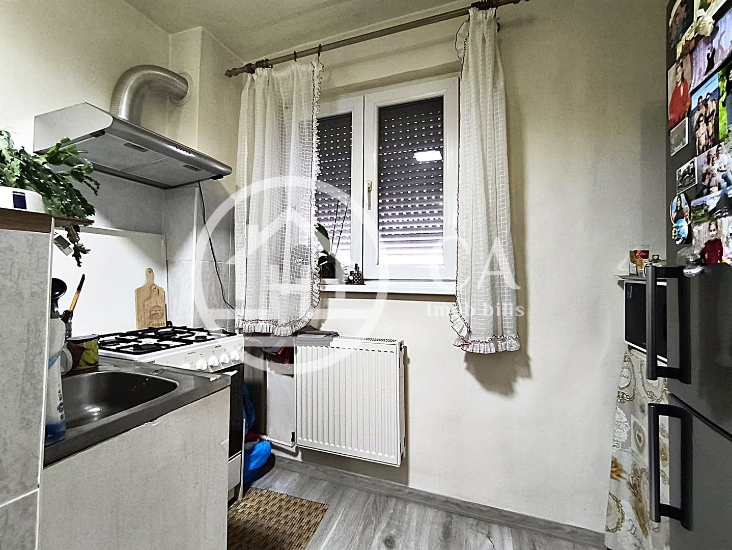 Apartament de vânzare cu 3 camere în zona Rogerius, Oradea - Poză 6