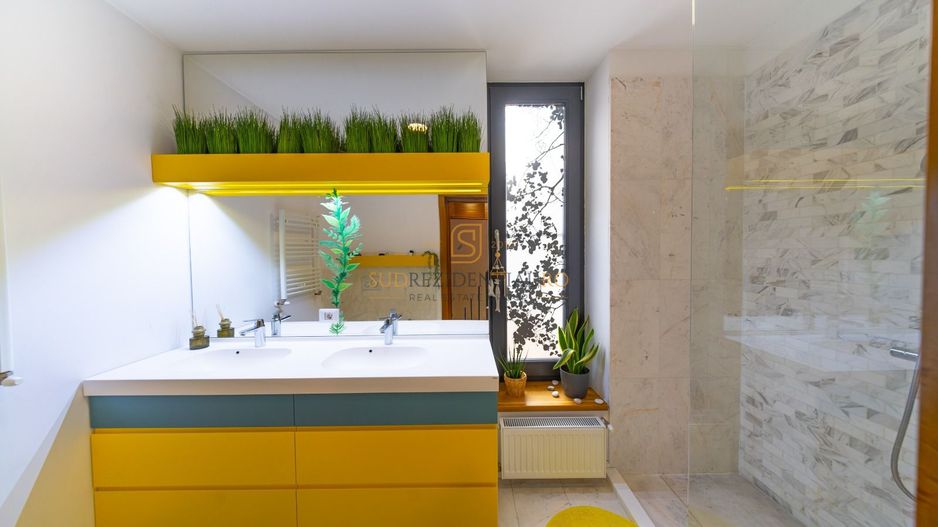 Resedinta spectaculoasa  – Vila exclusivista deschidere directa la lac - Poză 31