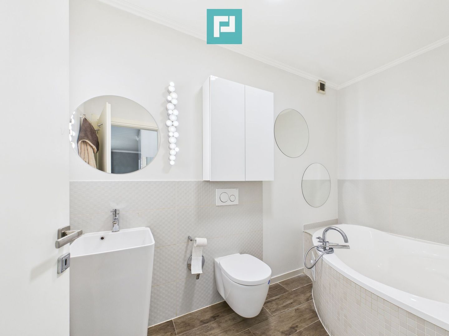 Apartament cu 3 camere și gradină - Poză 14