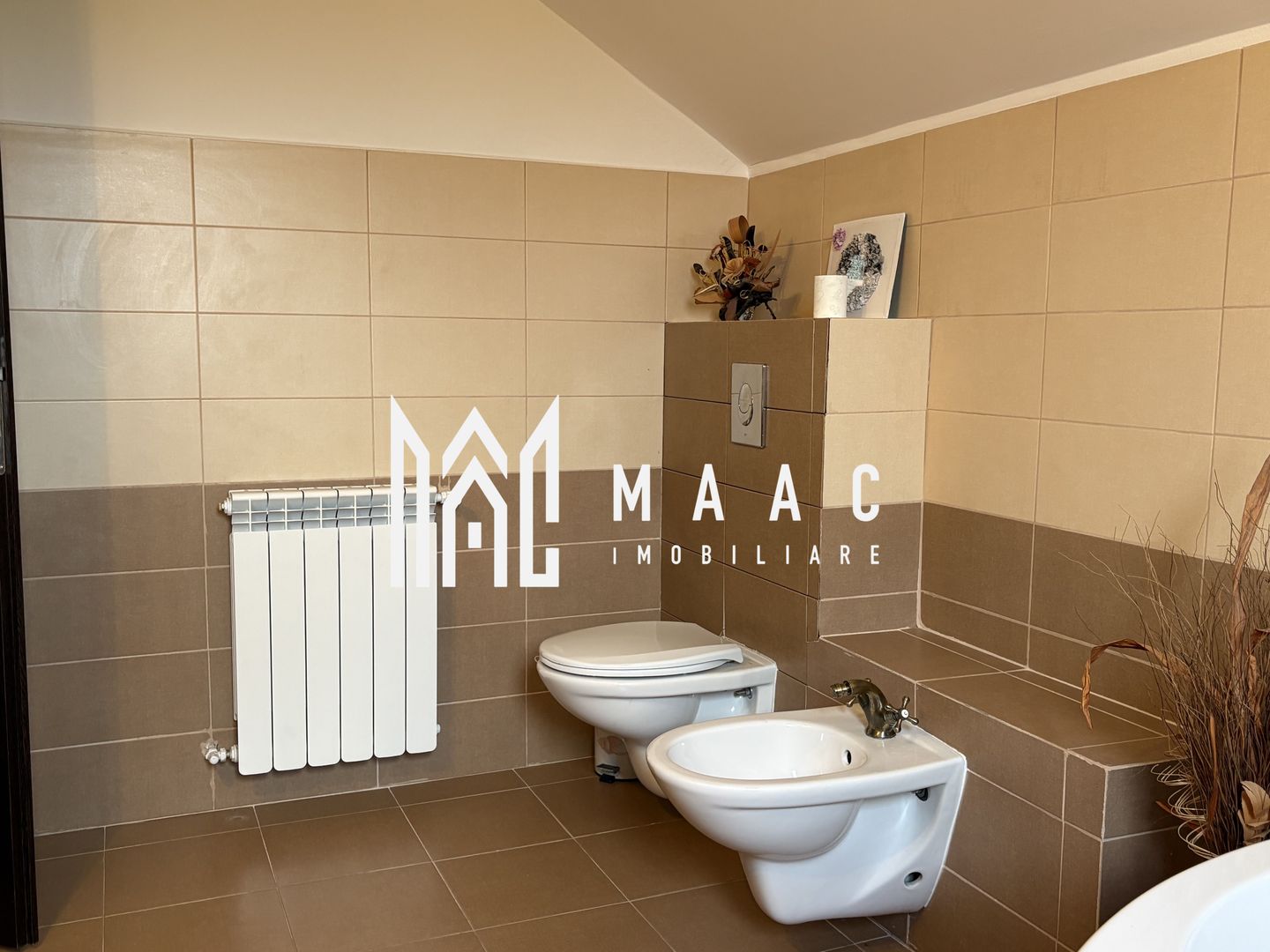 Casa cu 5 camere  I Curte 920 mp  I Tocile - Poză 13