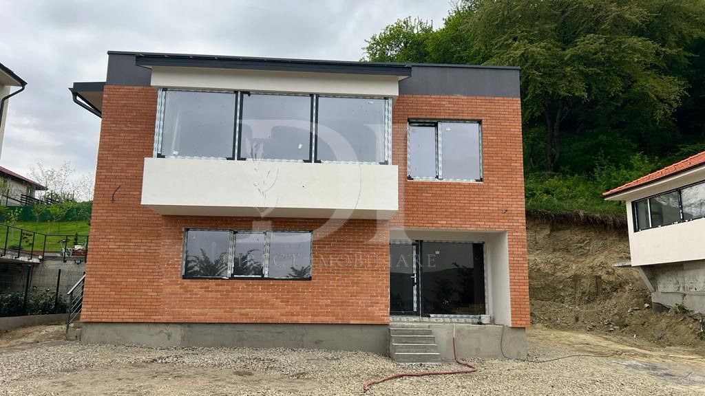 Casa individuala 220 mp /  curte libera de 581 mp / Zona Tautiului - Poză 4