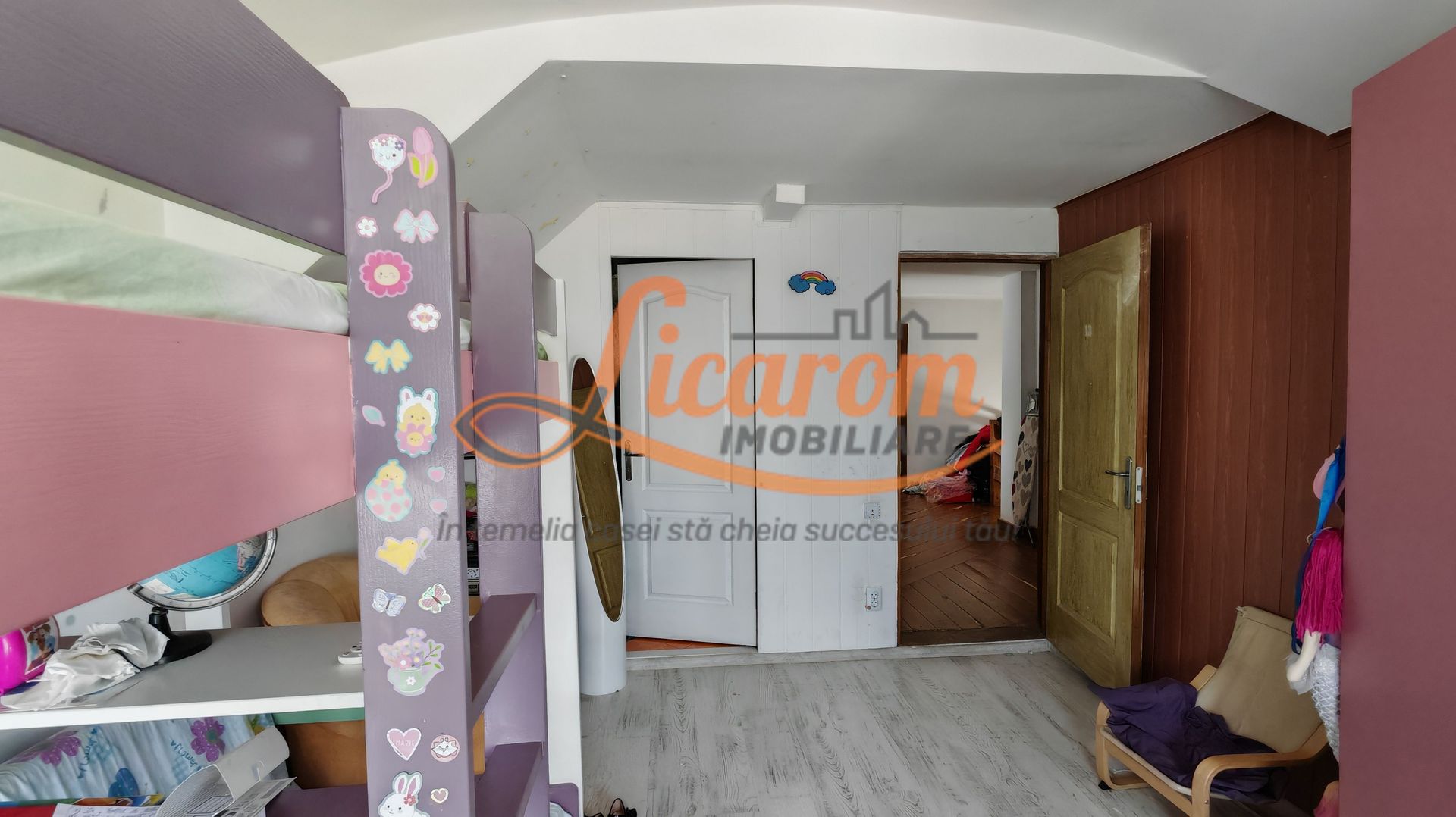Vila P+E Bartolomeu,4 camere,4 bai,curte,garaj. - Poză 4