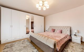 Vilă cu 7 camere de vânzare în zona Central - Poză 3
