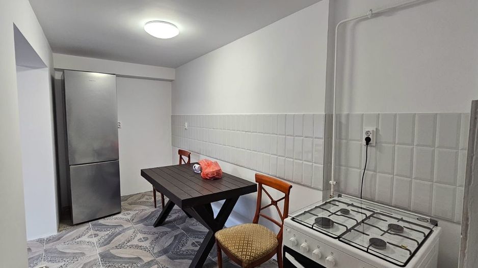 Casa centrala, recent reconsolidata – Strada Traian, Galati - Poză 3