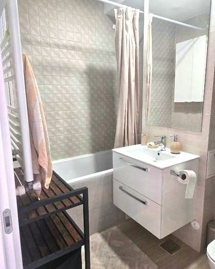 🏡 Închiriez Apartament cu 2 camere, Hils Pallady, parcare inclusă - Poză 4