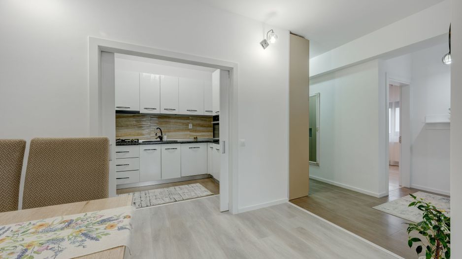 APARTAMENTUL SUPERB decomandat, et. 1/3 ! Bloc 2019 - Poză 2