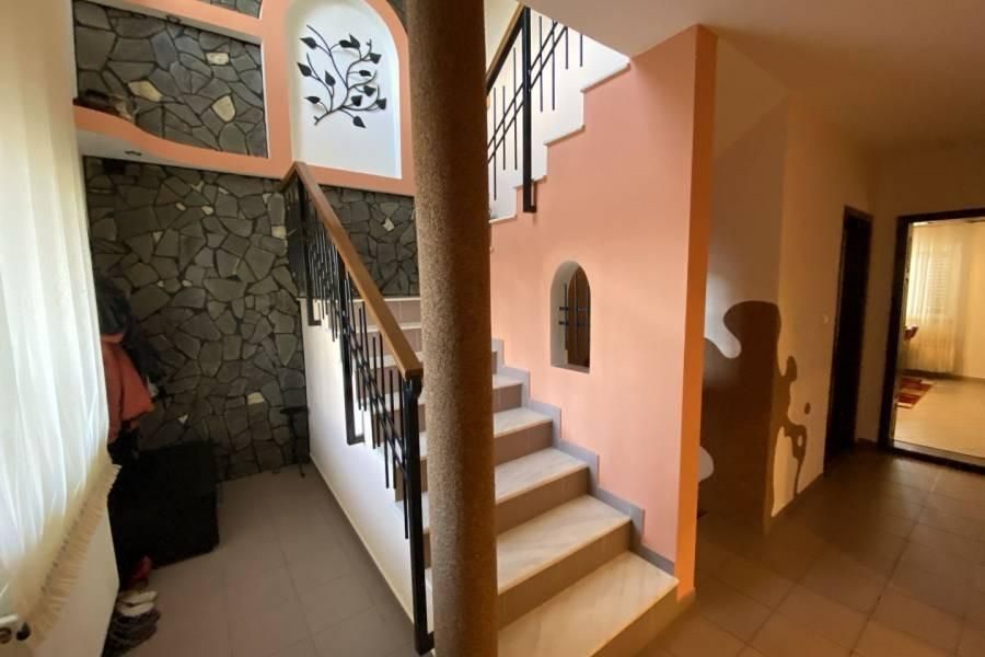 🏡 Casa individuala. Mobilata si utilata. Piscina exterioara.✨ - Poză 11