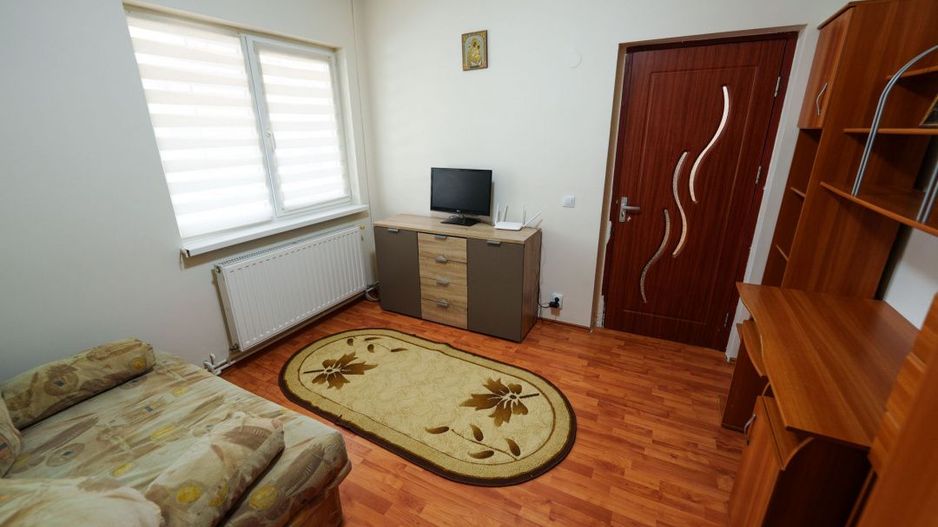 Oaza de liniste in Bariera Valcii – casa P+1 cu terasa, curte si acces securizat - Poză 30