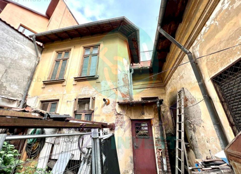 CASA CU CURTE PROPRIE PARCUL CAROL - Poză 1