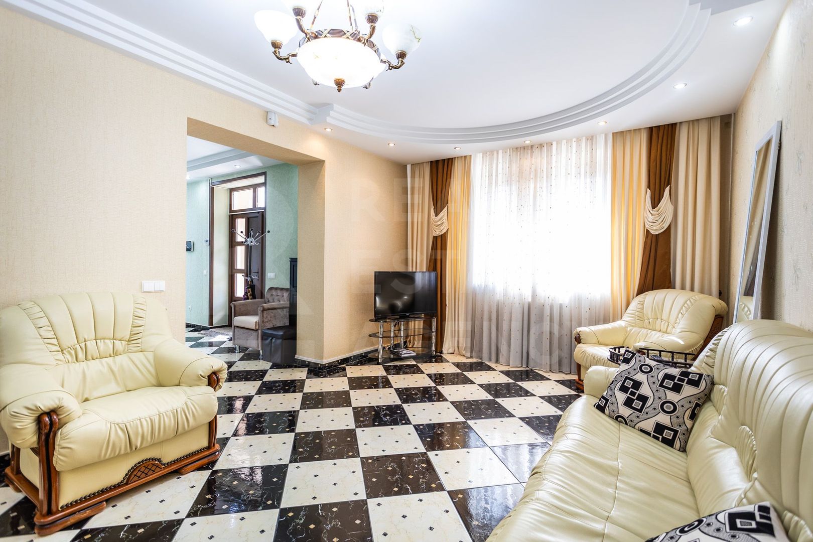 Vânzare, casă, 5 camere, str. Gura Văii, sect. Riscani - Poză 9