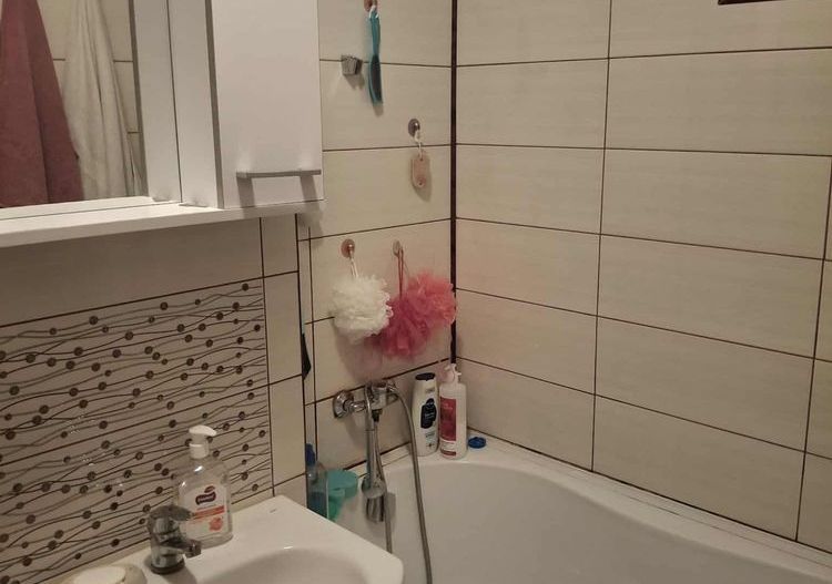Închiriez Apartament cu 3 camere, centrala proprie, prima închiriere, lângă Obor - Poză 3