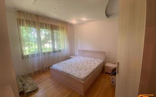 3 camere decomandat lux zona Medicina - CENTRALA PROPRIE - Poză 3