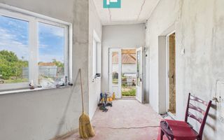 Casă spatioasă și solidă în Pecica - Poză 26