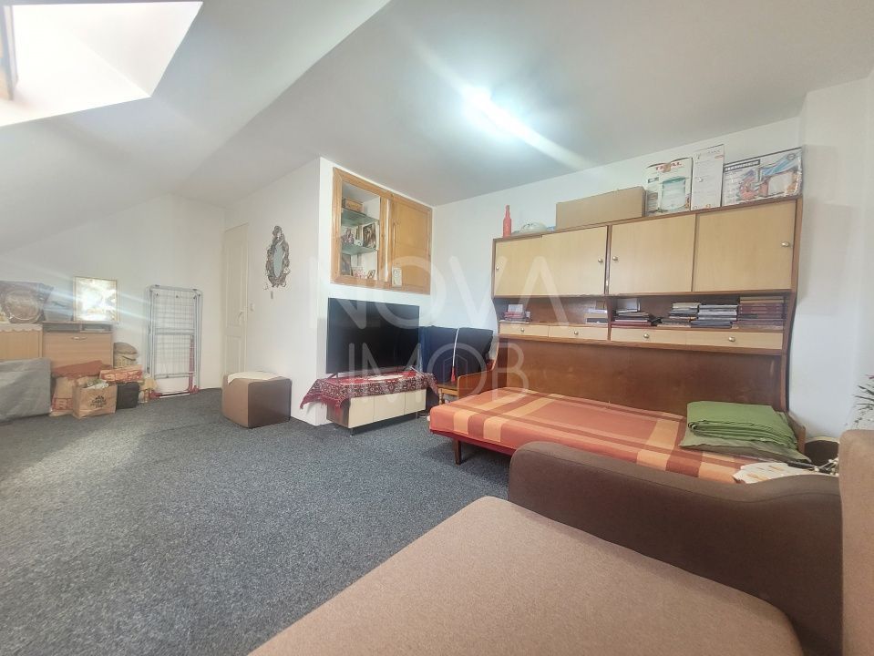 Apartament tip mansarda cu balcon, mobilat-utilat, Valea Aurie - Poză 5