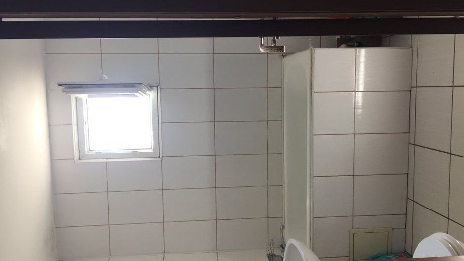 Apt 3cam renovat  69mp, dotat cu  CT, AC , an 1985  etaj 7/8, mobilat - Poză 3