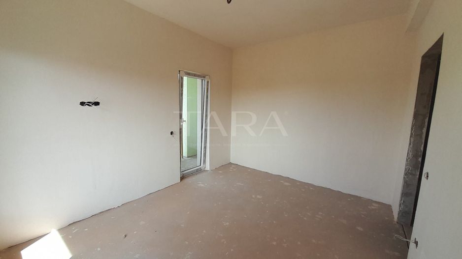 Apartament cu grădină generoasă, în ansamblu privat din Apahida. - Poză 2