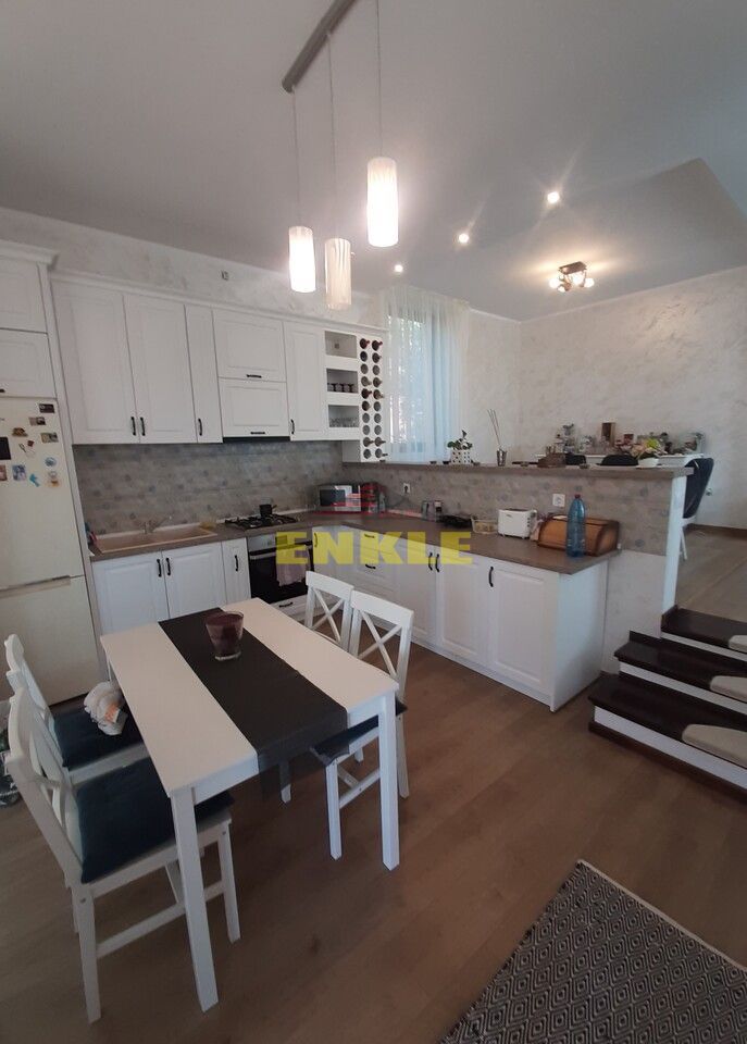 Vila 5 camere, Lebada , finisaje de lux, pret 295000 euro neg - Poză 3