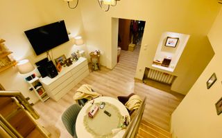 Casa cocheta cu o mica curte - Poză 9