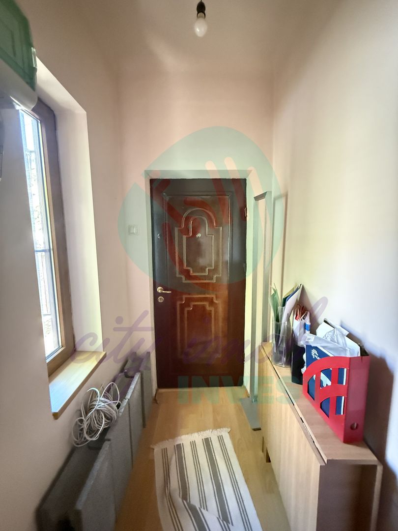 Casa pe parter, singura in curte, in Vatra Luminoasa - Poză 8