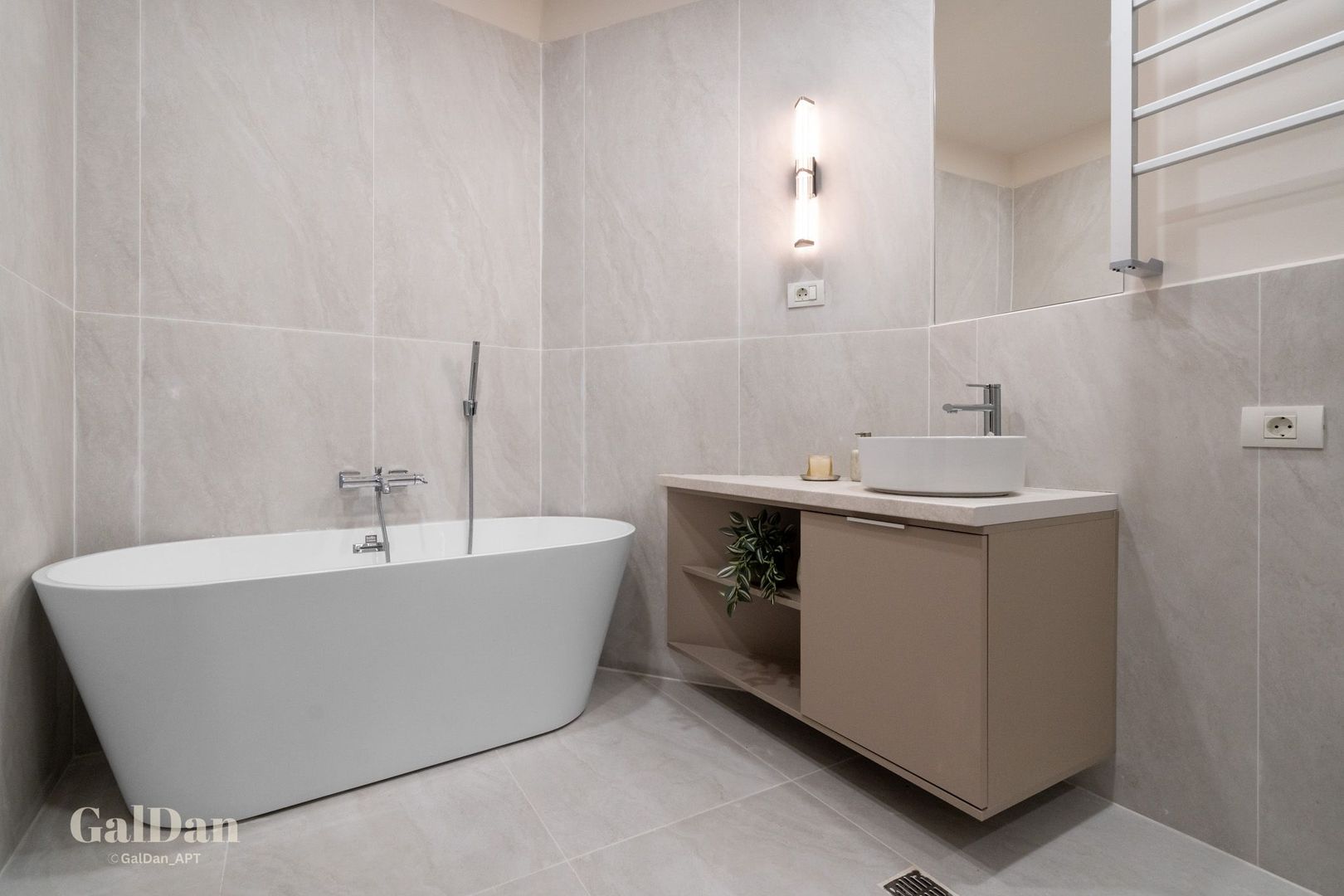 Apartament Premium cu 4 Camere | Ultracentral | GalDan Apartments - Poză 29