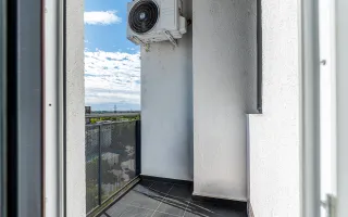 2 camere în blocul Urbanna: Orientare spre răsărit și confort complet - Poză 11