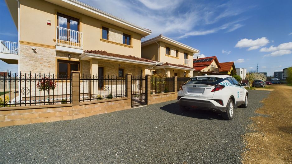 Casă tip duplex Dumbrăvița despărțit prin spațiu tehnic - Poză 1