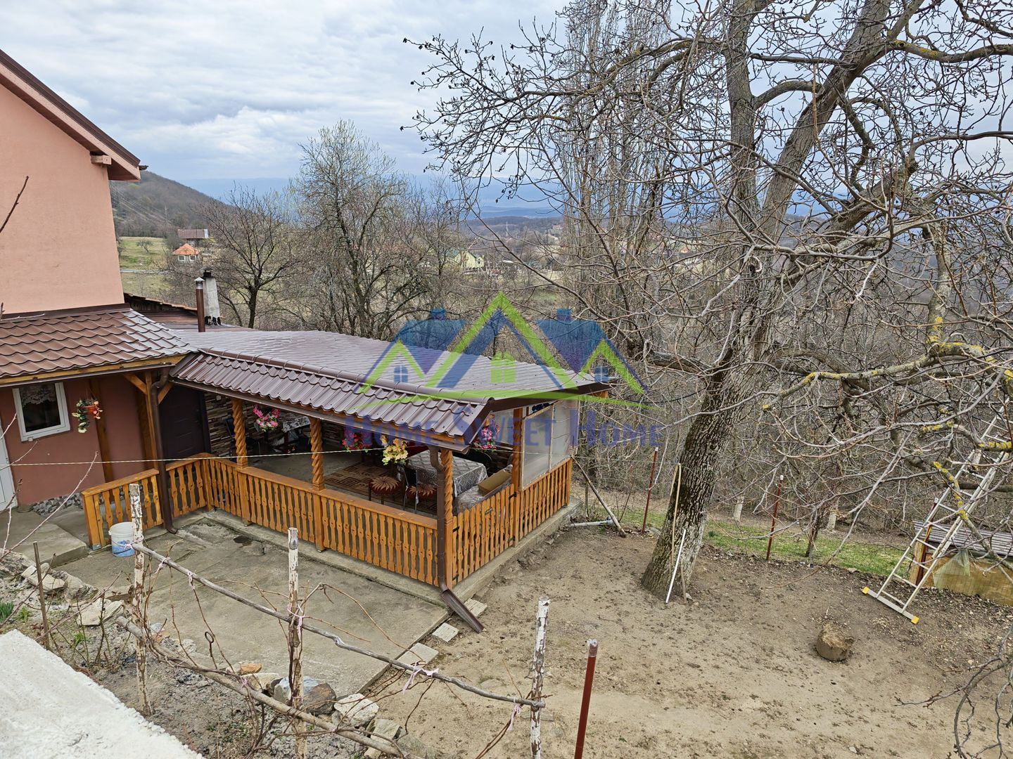 Casa de vanzare in Ghelari – liniste, natura si spatiu generos! Schimb - Poză 2