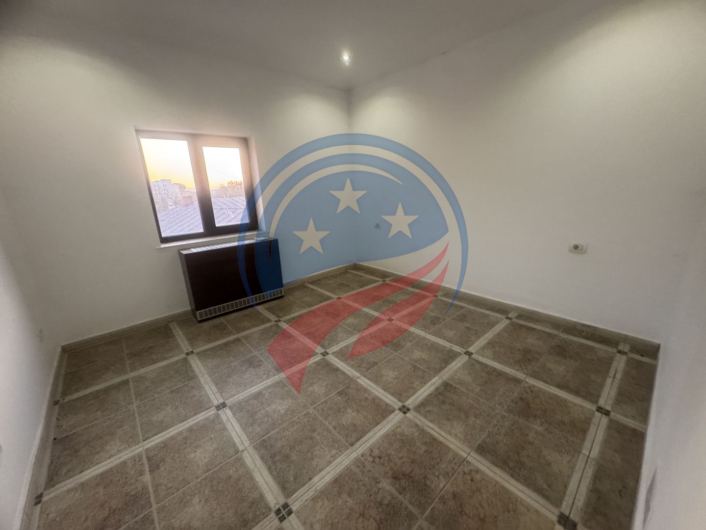 Spațiu de închiriat ultracentral – ideal pentru afacerea ta! - Poză 11