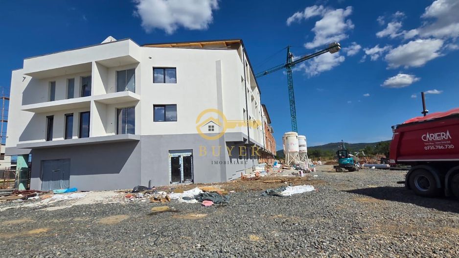 Ap cu 3 camere la etajul 2, incalzire in pardoseala, balcon si parcare - Poză 1