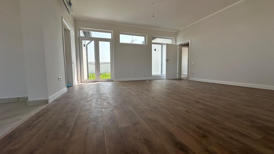 Birou Vanzari/COMISION 0% - Individuale Parter/ 400 mp Teren - Poză 1