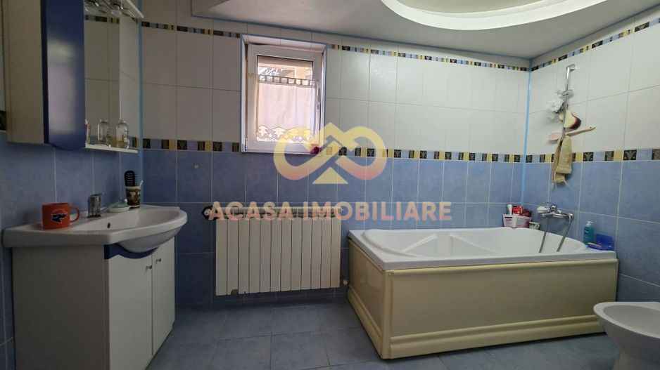 VILĂ SPAȚIOASĂ ÎN TĂTĂRAȘI | 450 MP | CURTE 400 MP - Poză 6