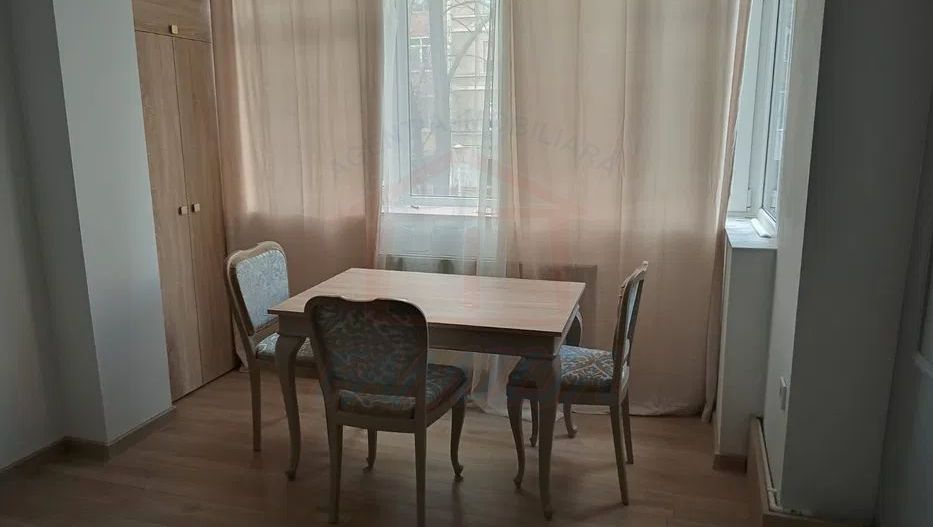 Vanzare apartament 3 camere, zona Mazepa 1, 95.000 EURO, etaj 1 - Poză 3