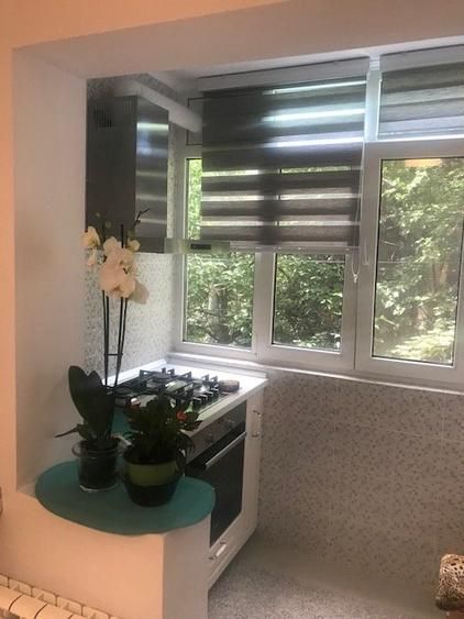 Vanzare Apartament 3 camere, etaj 1, 2 băi, renovat, mobilat, utilat - Sector 5 - Poză 6
