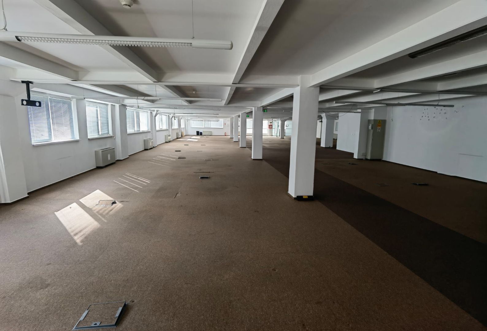 Spatii birouri/servicii - Poză 48