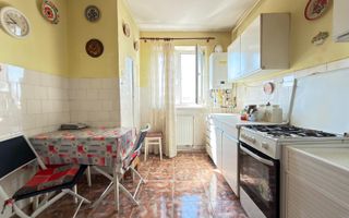 Apartament 3 camere decomandate | 71 mp | Cetate - Closca - Poză 2