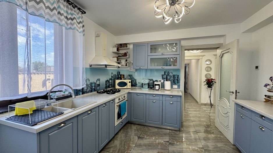 Berceni - VILĂ UNICAT, spațioasă, curte 1.000 mp, la 7 min metrou - Poză 11