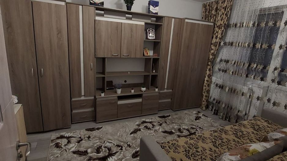 Vand apartament decomandat cu 2 camere - Poză 4