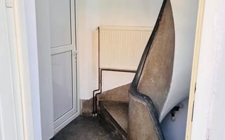 Spatiu stradal, central, cu vad comercial si vizibilitate excelenta - Poză 9