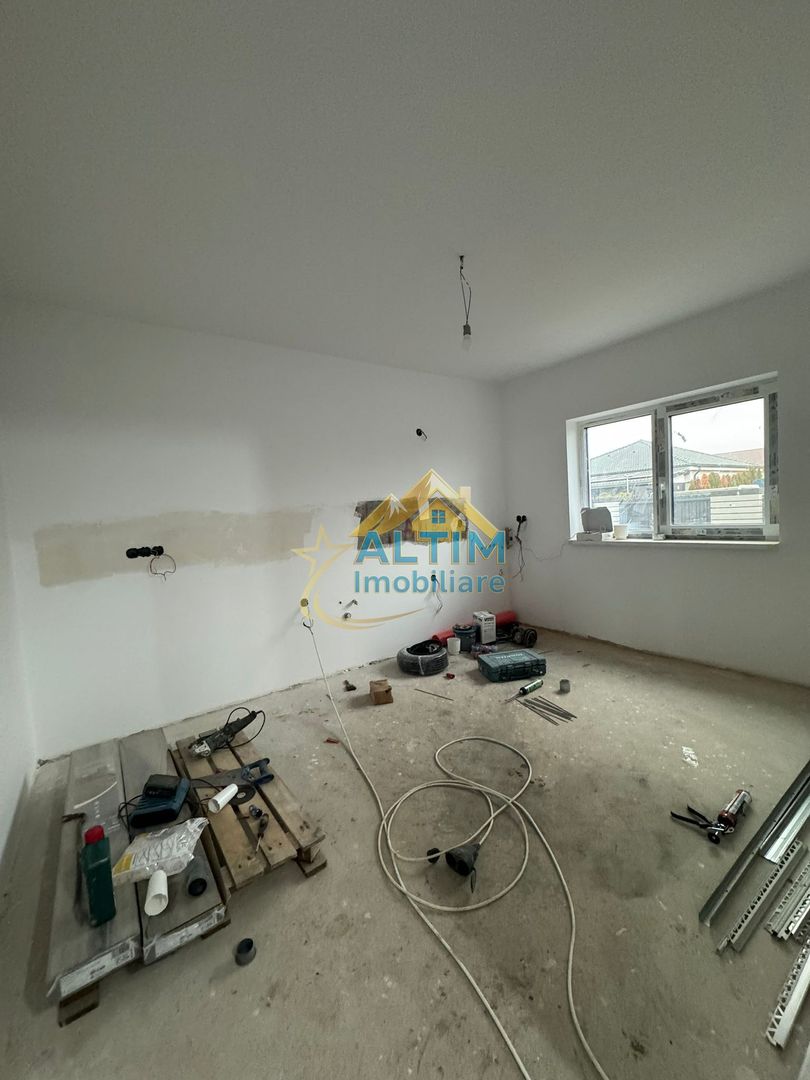 De vânzare - Casă cu 4 camere în cartier Izvor - Poză 10