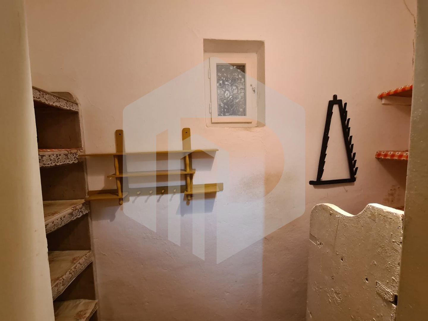 Casa individuala | De inchiriat | Valea Aurie | 90mp | Curte |Pivnita - Poză 13