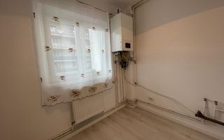 Apartament decomandat cu 2 camere, balcon, etaj 3, recent renovat, -Sibiu - Poză 11