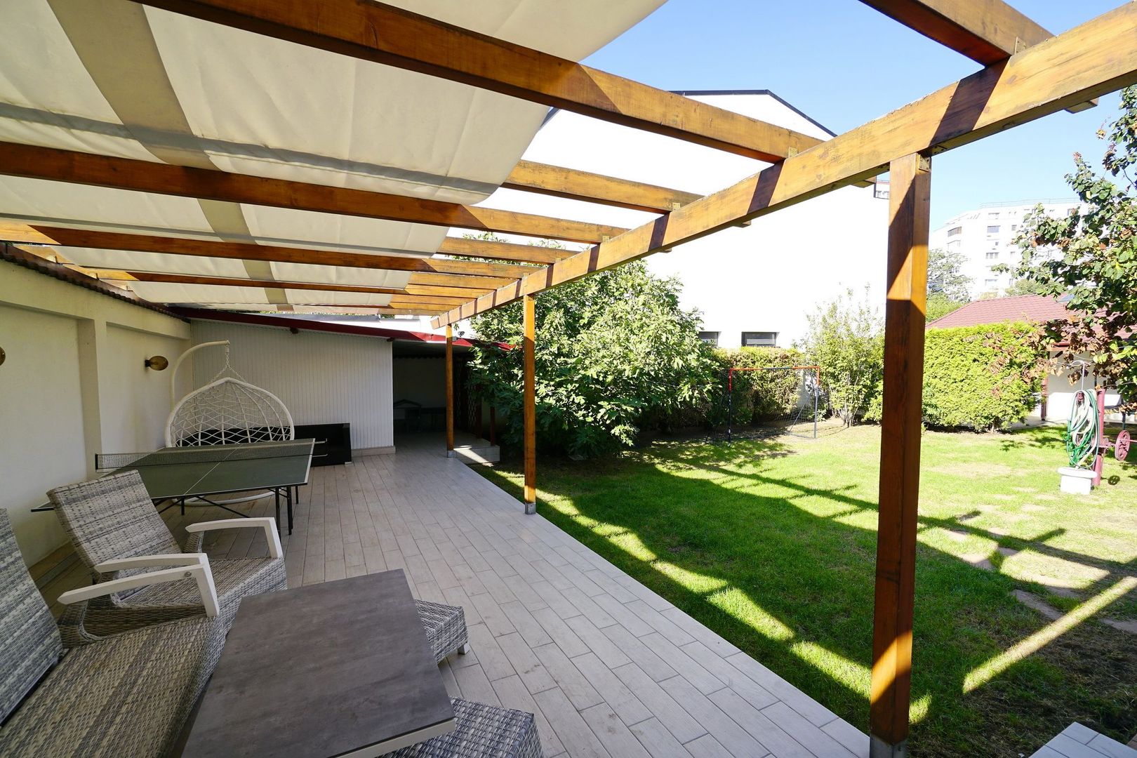 Ideal gradinita P+2, 8 cam, 6 dormt 6 bai, 3 garaje teren 650 mp, - Poză 7