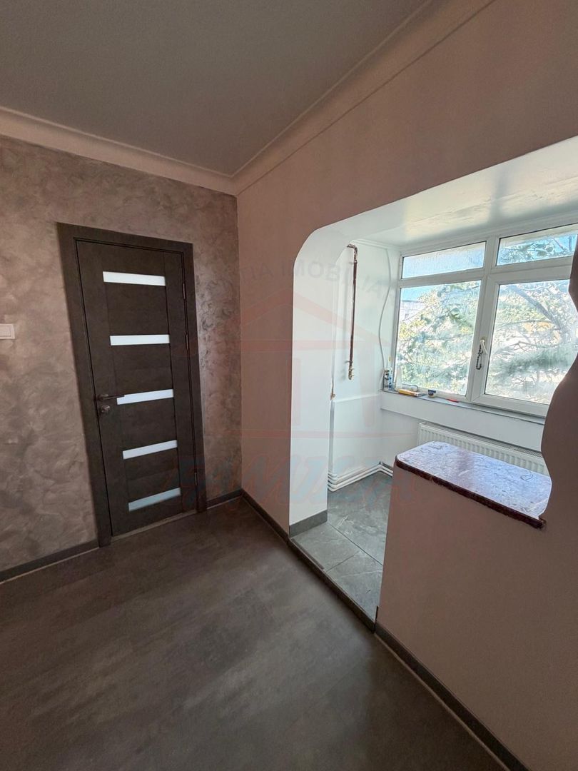 De vanzare apartment cu 1 camera in Galati, Ireg, renovat - Poză 3