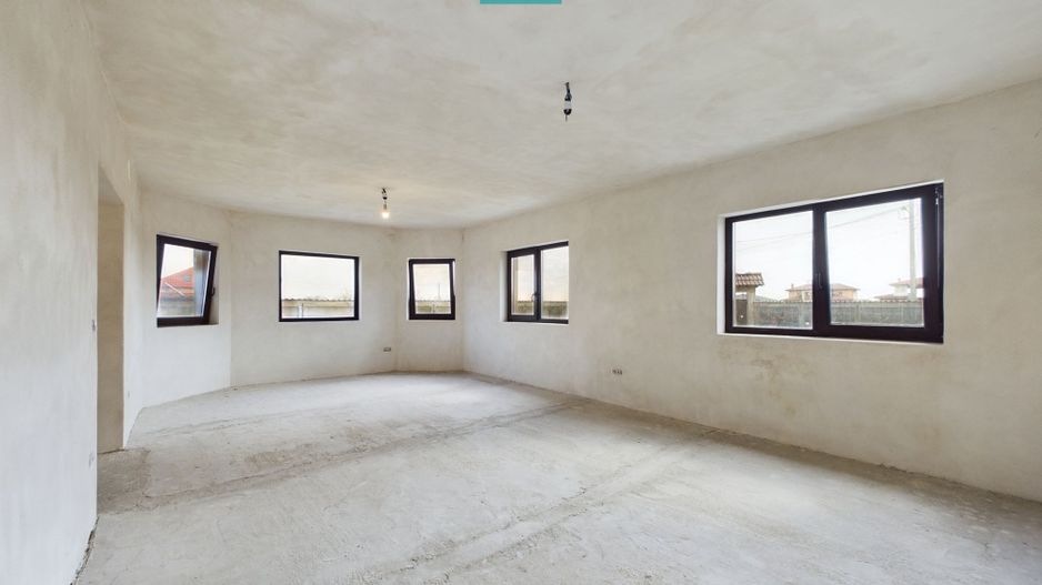 Casă la gri în Livada - Poză 5