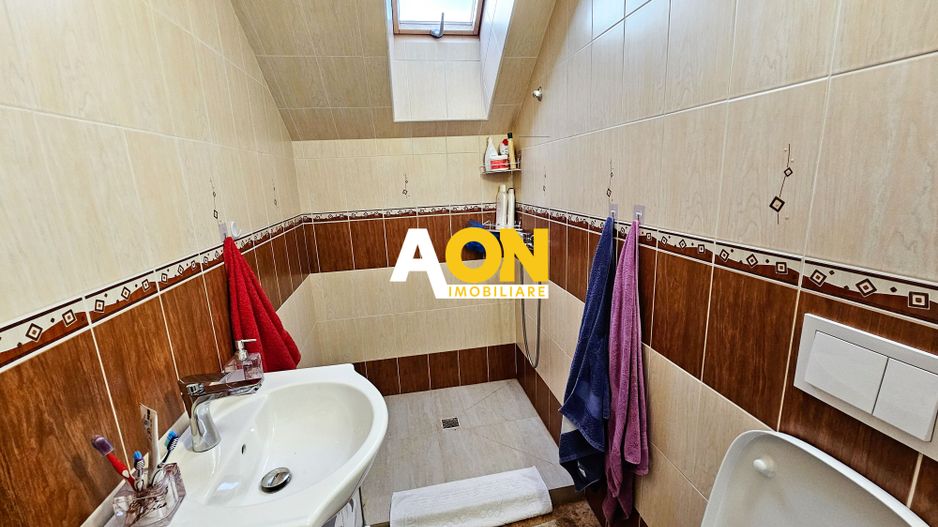 Casa cu 2 corpuri de cladire, 504 mp teren, Lipoveni - Poză 13