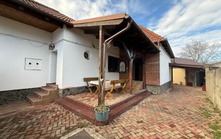 De Vanzare 2 Case In Curte Titulescu/Strada Crinului Teren 550MP