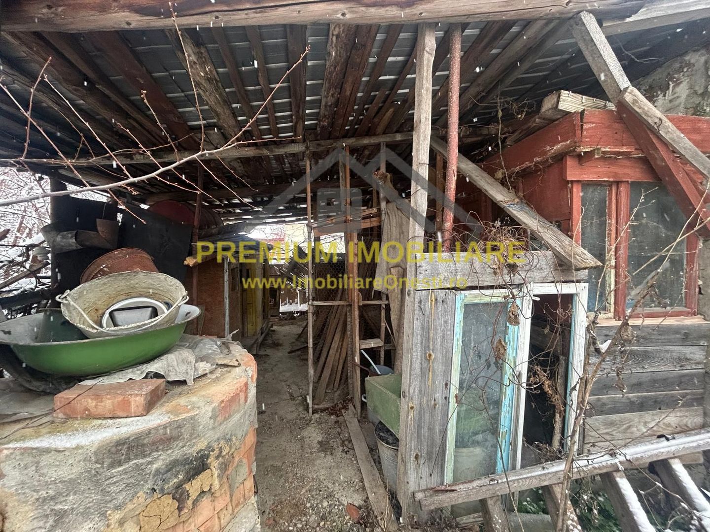 Casă batraneasca+ teren 999 mp intravilan în Oituz - Poză 20